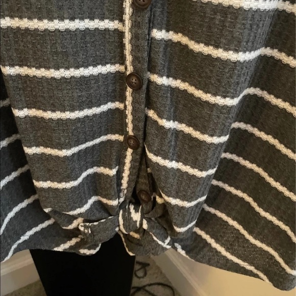 3x SWEATER NWOT - Picture 3 of 4